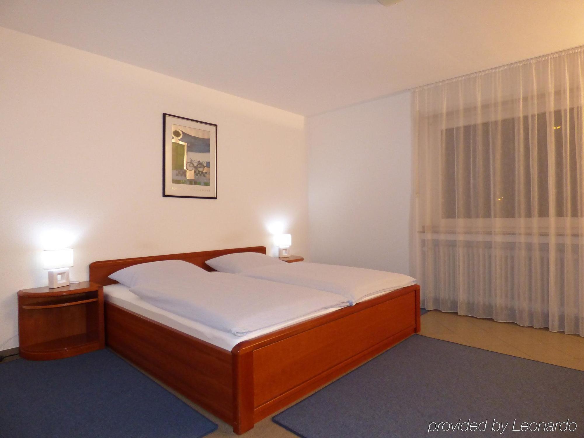 Hotel Alt Buettgen Kaarst Ngoại thất bức ảnh