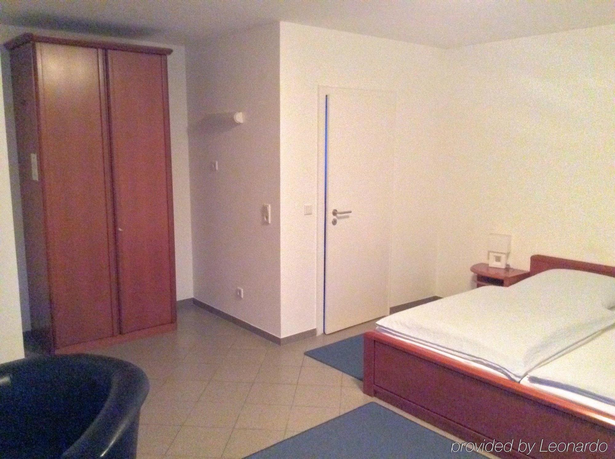 Hotel Alt Buettgen Kaarst Ngoại thất bức ảnh