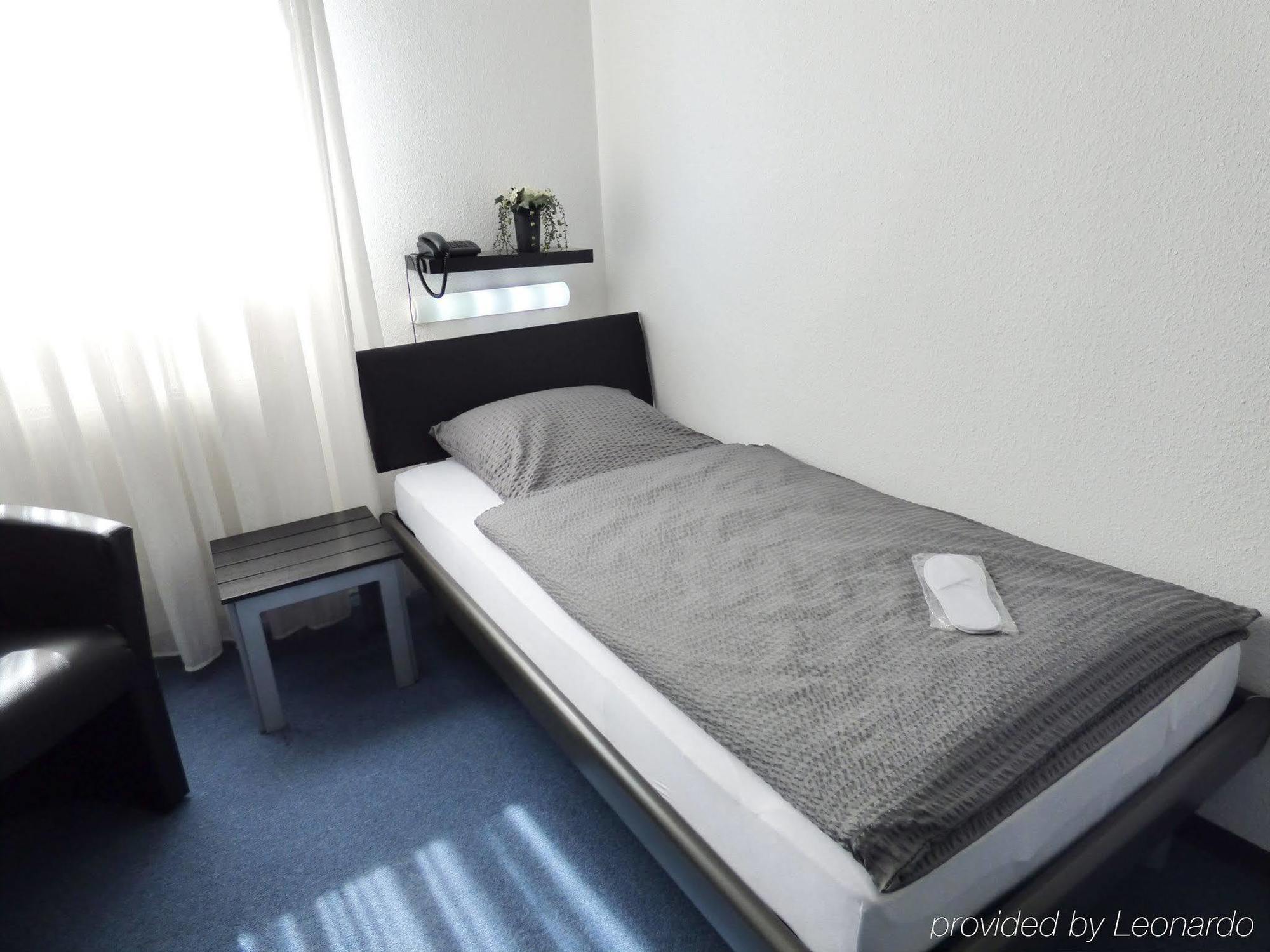 Hotel Alt Buettgen Kaarst Ngoại thất bức ảnh